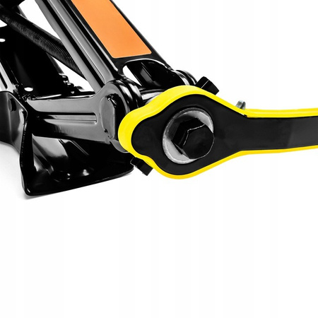 Podnośnik samochodowy trapezowy 1,5T + klucz do kół 17 19 21 23mm + torba