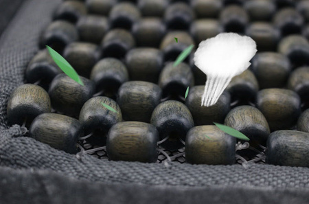 TRAKER Mata koralikowa obszyta welurem na siedzenie fotel pokrowiec szary